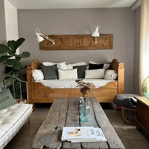 Les De Pauline Avec Bed & Breakfast