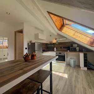 Cocon Sous Les Toits Apartment